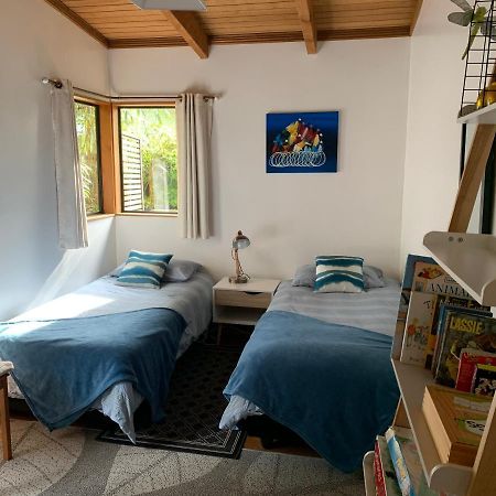Treetop Hideaway - Taupo Holiday Home Eksteriør billede